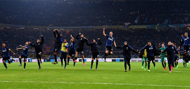 🚨🇸🇦 西汉姆联已向利雅得胜利正式报价巴西门将本托，谈判正在进行中。 来源：转会专家罗马诺