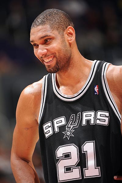 详解棒球规则中的安全滑垒防止钉鞋伤人的技术规范